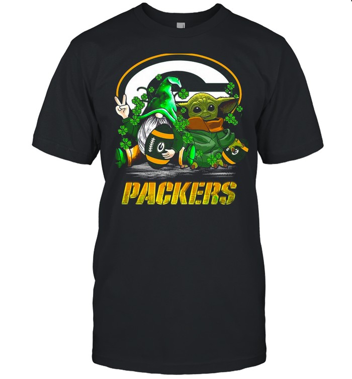 Gnome and Baby Yoda hug Green Bay Packers St Patrick’s Day shirt