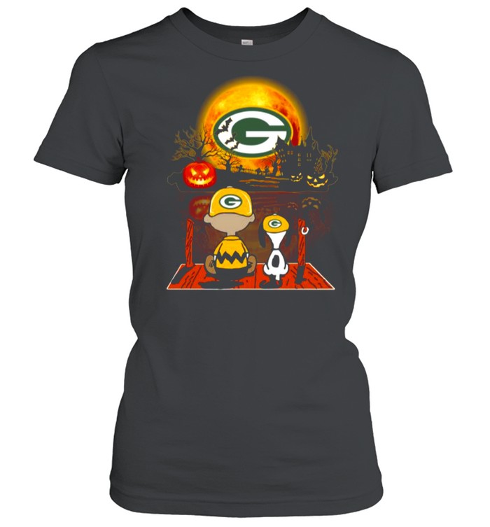 Snoopy and Charlie Brown Pumpkin Green Bay Packers Halloween Moon shirt Classic Women's T-shirt