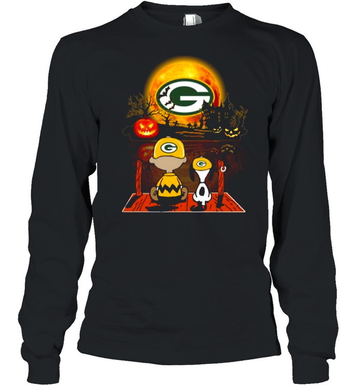 Snoopy and Charlie Brown Pumpkin Green Bay Packers Halloween Moon shirt Long Sleeved T-shirt