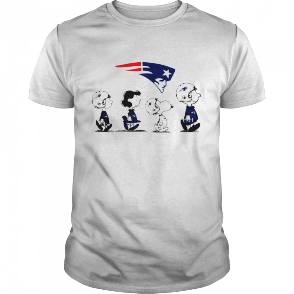 Peanuts Characters New England Patriots Football team t-shirt