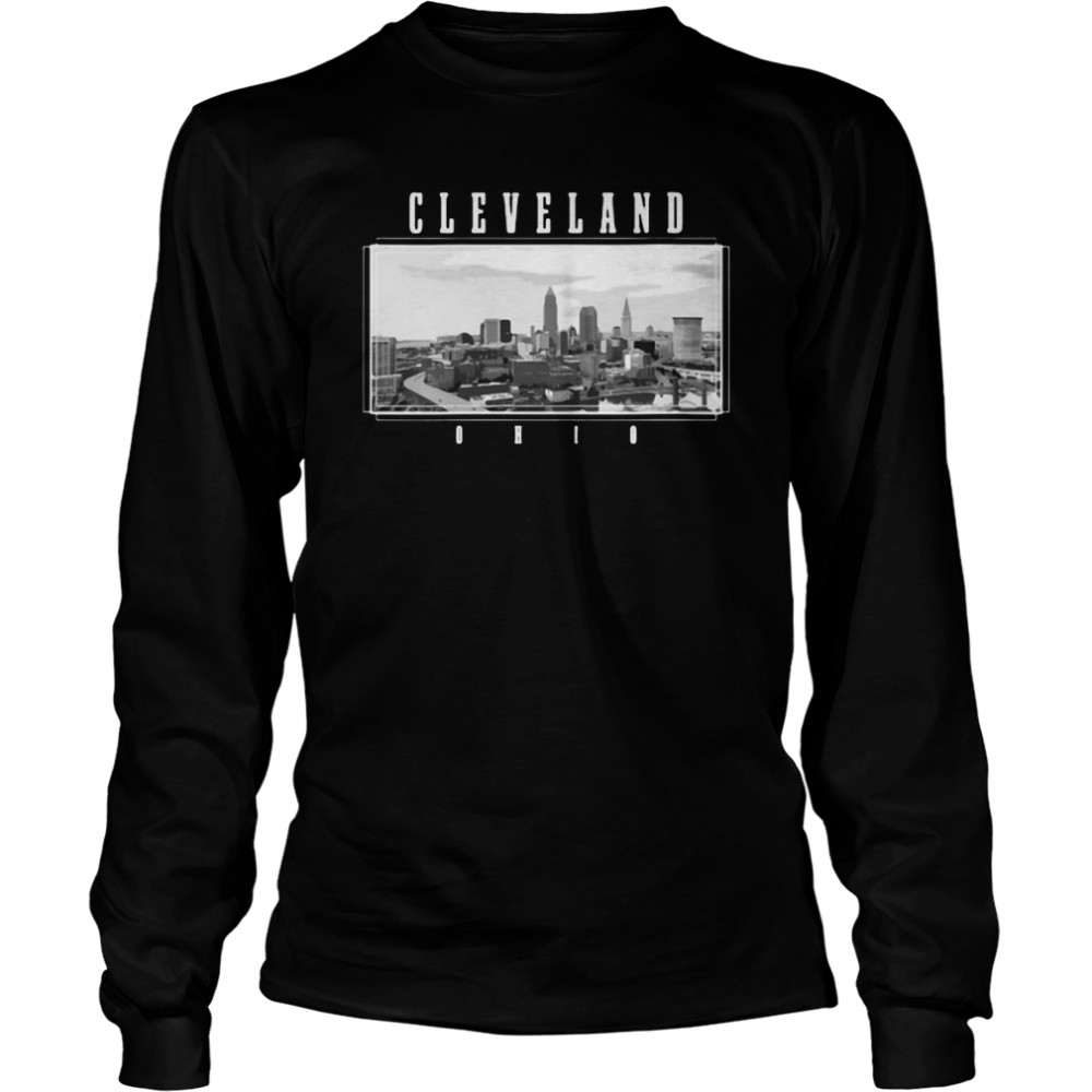 Cleveland Ohio Skyline Pride Black White Vintage  Long Sleeved T-shirt