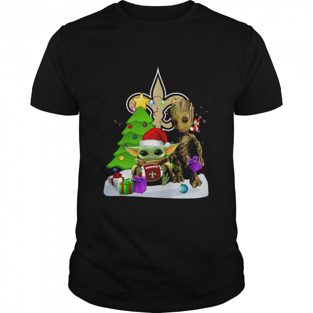 santa Bigfoot and Baby Yoda hug New Orleans Saints Snow Christmas Tree shirt