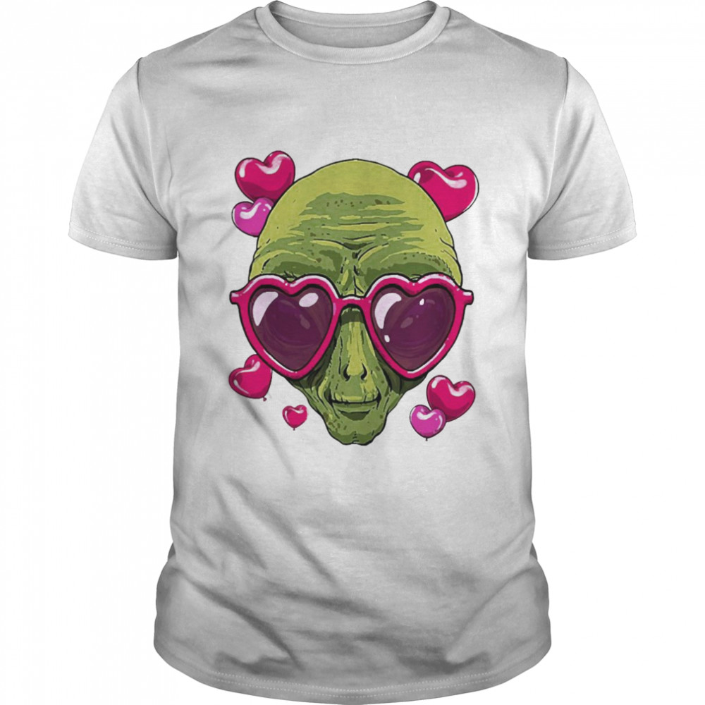 Valentine’s Day Alien Funny Alien Lover T-shirt