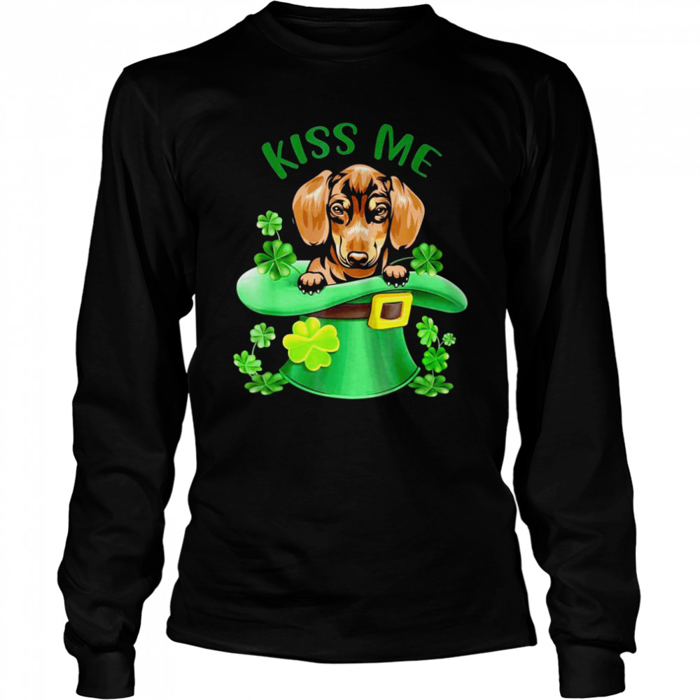 Kiss me Cute Dachshund in 4 leaf clover St Patrick day   Long Sleeved T-shirt