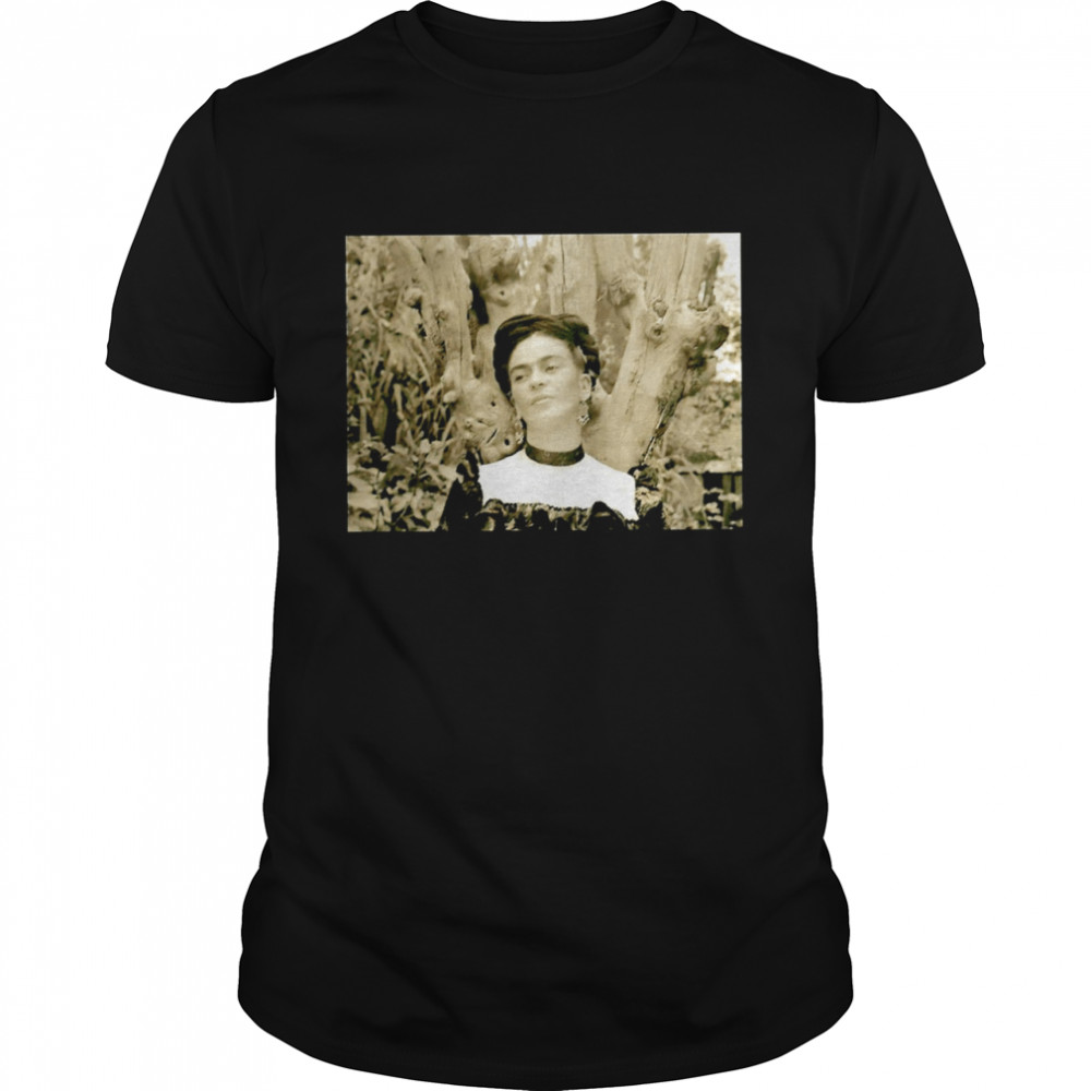 Frida Kahlo portrait 2022 T-shirt