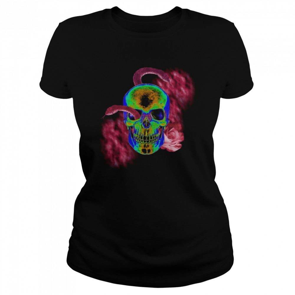 SKULL WITH SNAKES AND ROSE  Classic Women's T-shirt