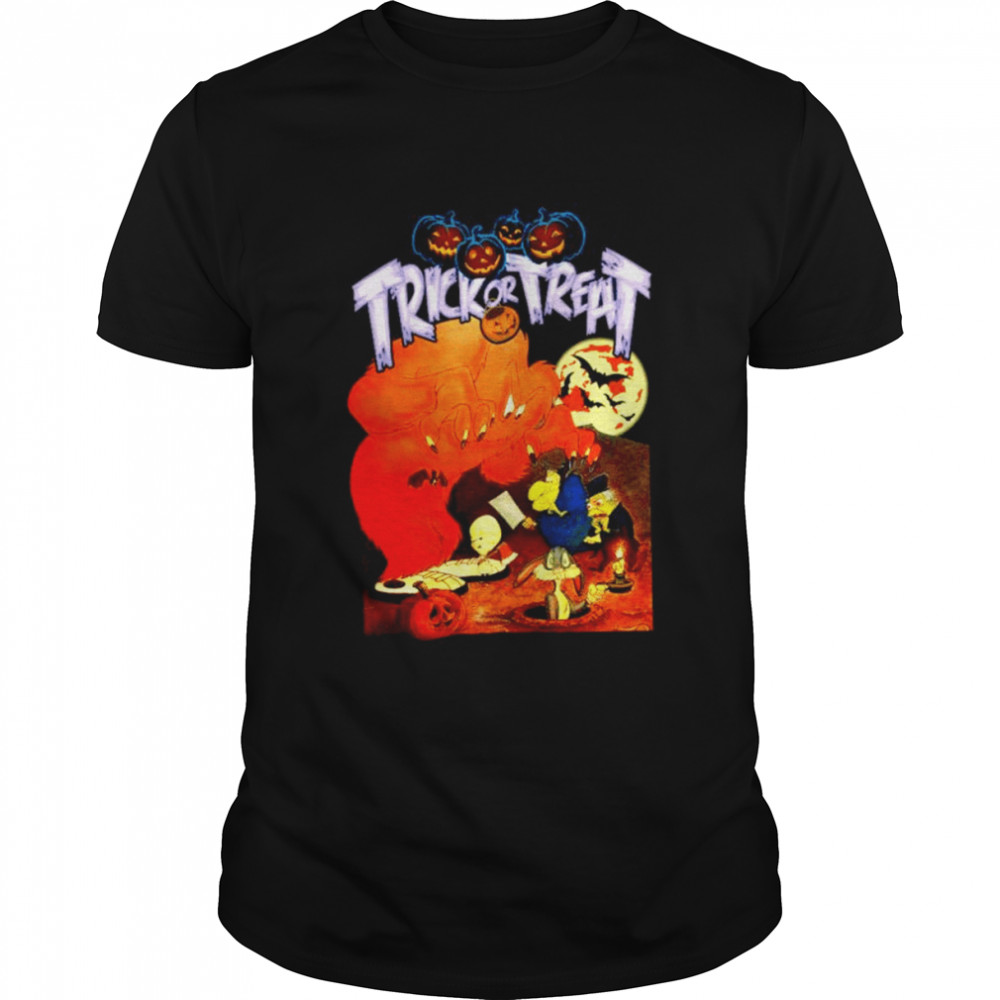 Trick or treat the monsters are hare gossamer witch hazel bugs bunny and pumpkins for halloween shirt Classic Men's T-shirt
