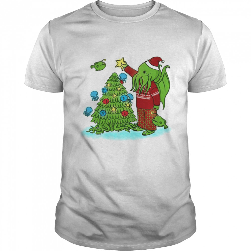 Cthulhu Decorating Christmas Tree Green shirt