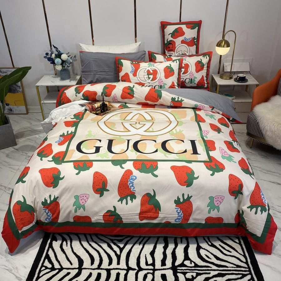 GC Strawberrys Bedding Set